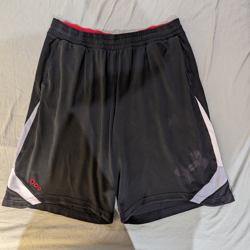 Under Armour Basketball shorts. Black- Sixe XL